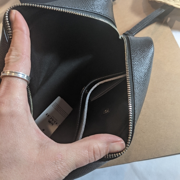 Large coach cosmetic bag w/ wrist strap - Picture 4 of 7